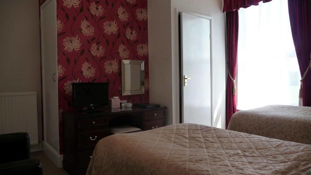 The Station Guest House Galmpton Extérieur photo