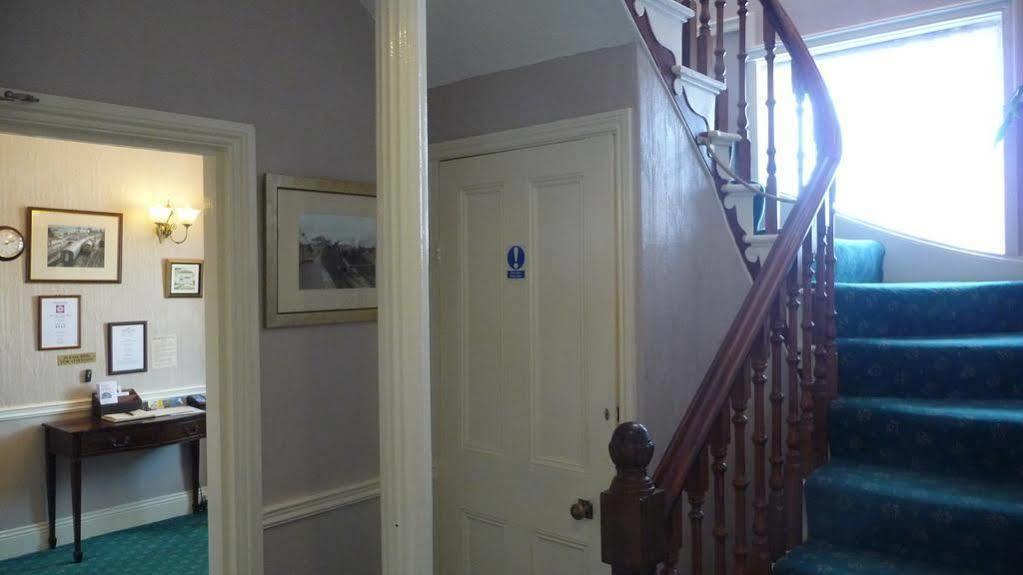 The Station Guest House Galmpton Extérieur photo